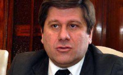 Con un bono, P�rez sale a buscar 150 millones de d�lares