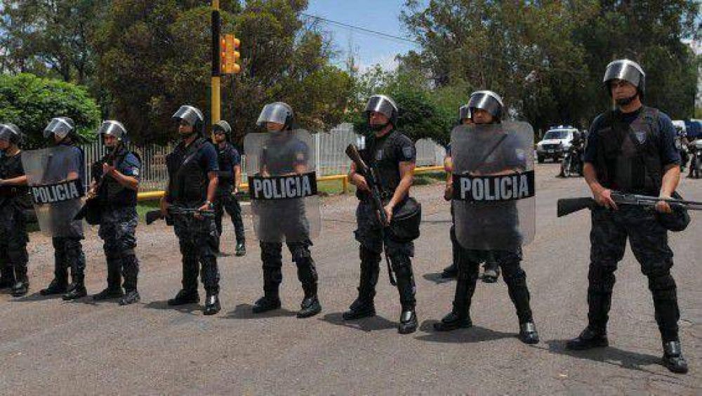Piratas de asfalto asaltaron un cami�n en Guaymall�n