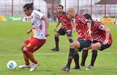Douglas no pudo seguir sumando al caer con Boca Unidos en Corrientes