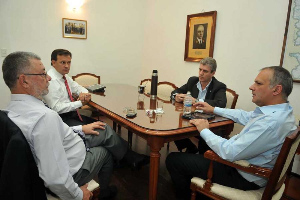 Trabajan para conmemorar los diez a�os de la asunci�n de N�stor Kirchner