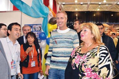 Con la presencia de Marley, inaugur� la Expo Ni�o
