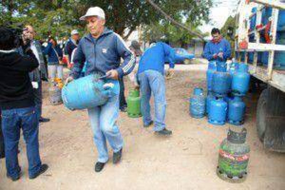 Alveolite present� el programa �Gas para Todos� con garrafas a 16 pesos