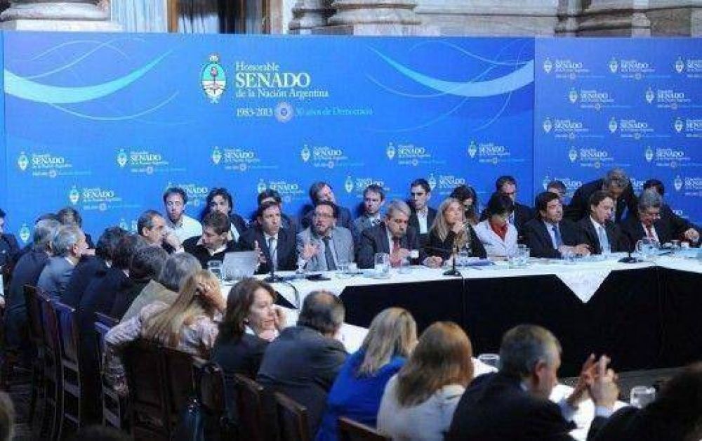 El Senado contin�a con el debate del blanqueo de d�lares