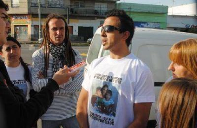 Familiares de Eliana Nicuez denunciaron que el conductor que la mat� junto a los dos nenes, sigue manejando por las calles de Mar del Plata