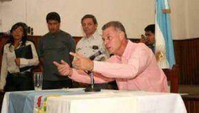 La embestida urtubeycista se cobr� su primera v�ctima: Wayar ser� candidato por fuera del PJ