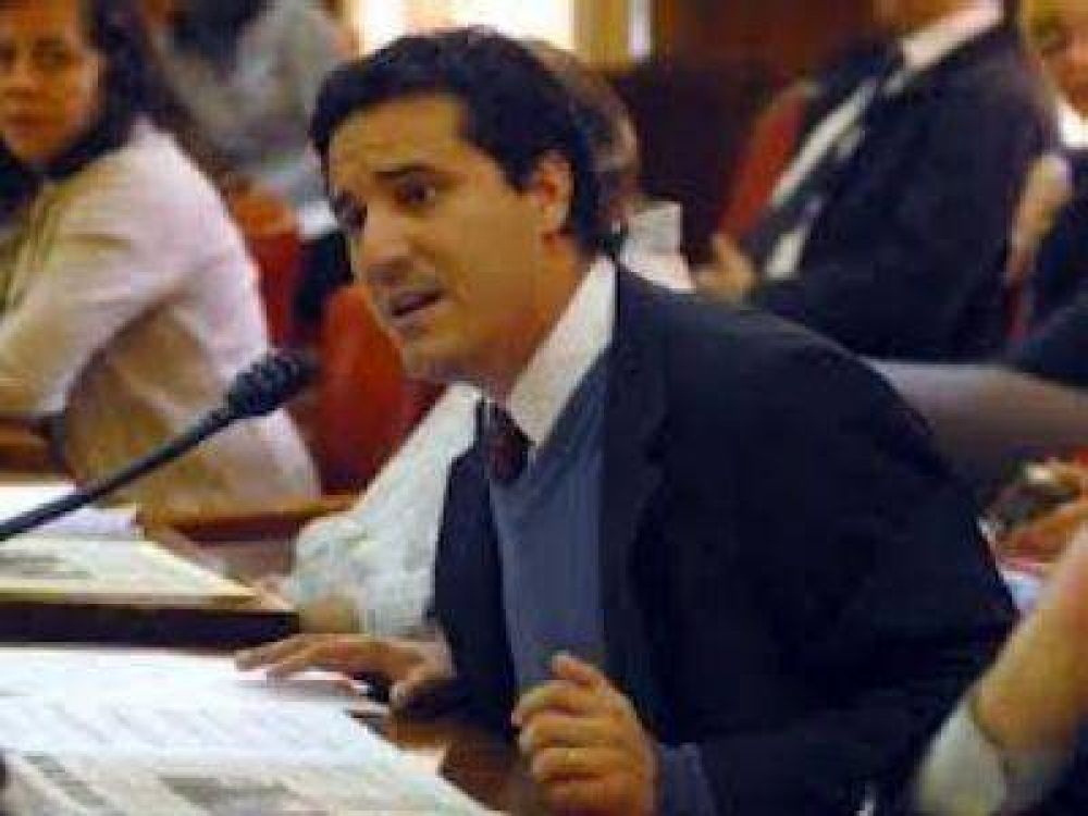 ABAD: "EL GOBIERNO DE PULTI DEBER�A ESCUCHAR A LA OPOSICI�N"