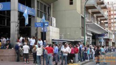 Contin�an las medidas de fuerza en bancos