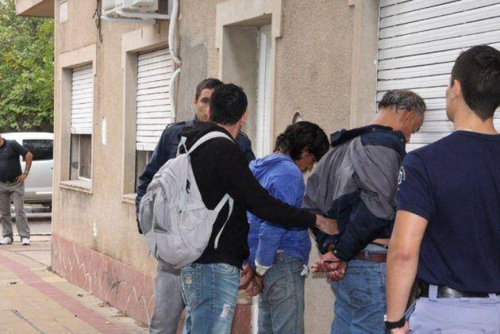 Robo frustrado a f�brica de mosaicos