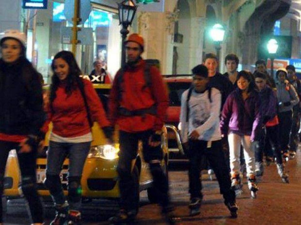 Un candidato a concejal quiere prohibir los skates y rollers en las calles rosarinas