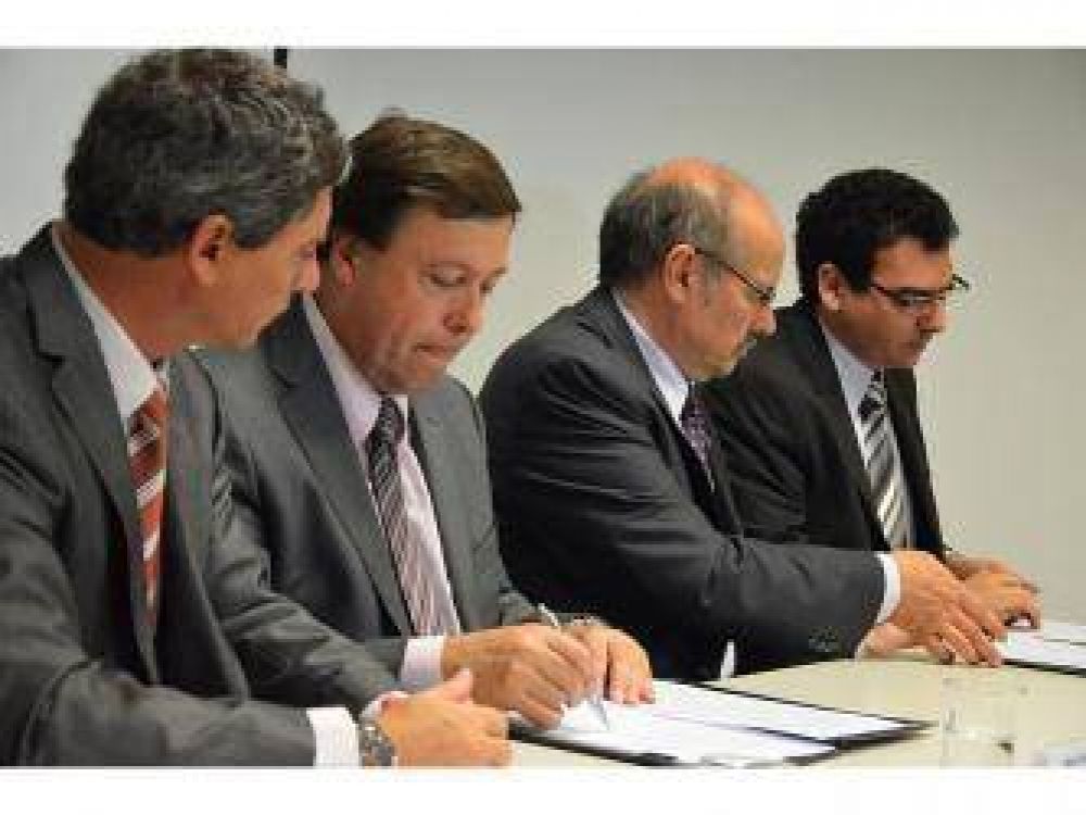 El Gobierno firm� un acuerdo de cooperaci�n tecnol�gica con la empresa NEC Argentina