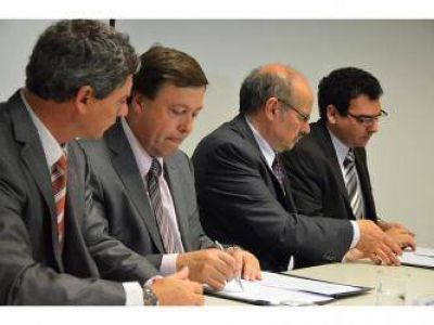 El Gobierno firm� un acuerdo de cooperaci�n tecnol�gica con la empresa NEC Argentina