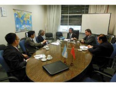 Weretilneck se reuni� con el Embajador de China y el Titular de Miner�a de Naci�n