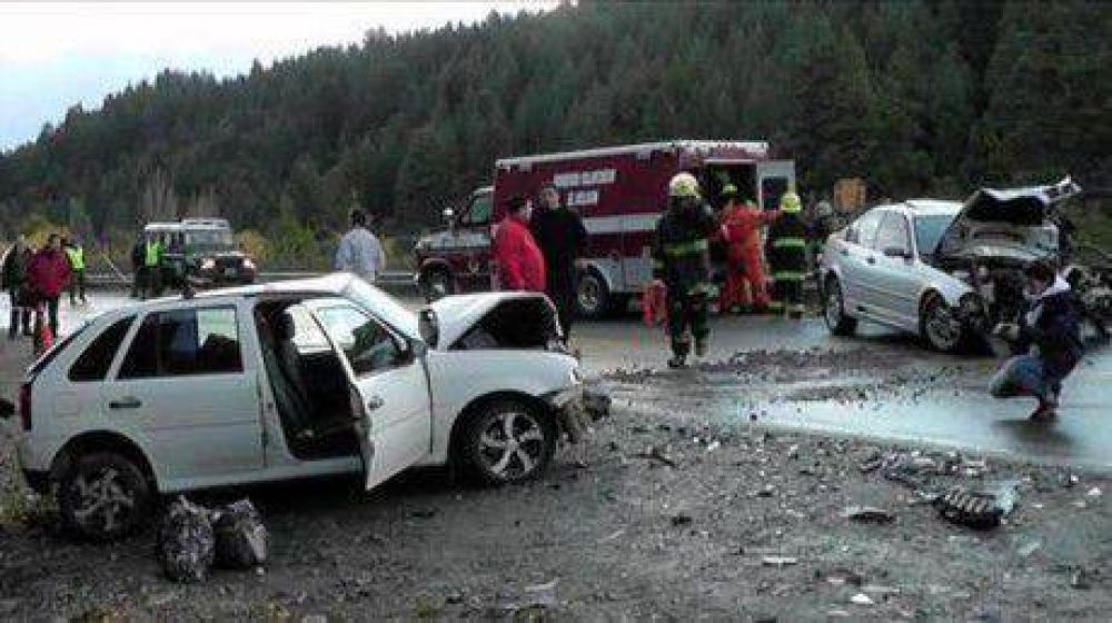 Tres chubutenses murieron en un tr�gico triple choque en cercan�as de El Bols�n