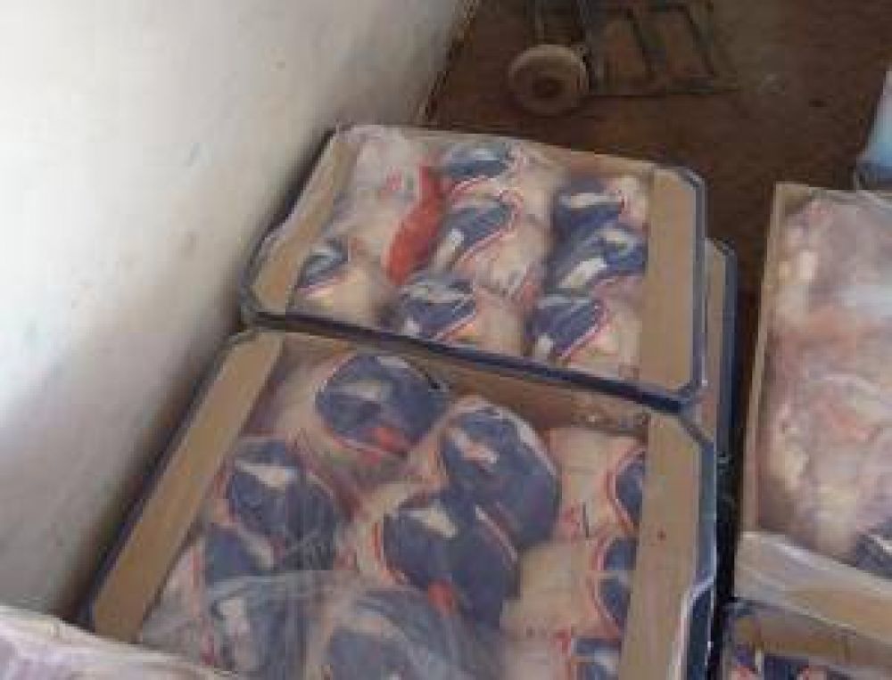 La Municipalidad decomis� 62 cajas de pollo en mal estado