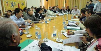 Diputados se comprometieron a trabajar por una soluci�n al conflicto por las columnas, entre las cooperativas y el gobierno