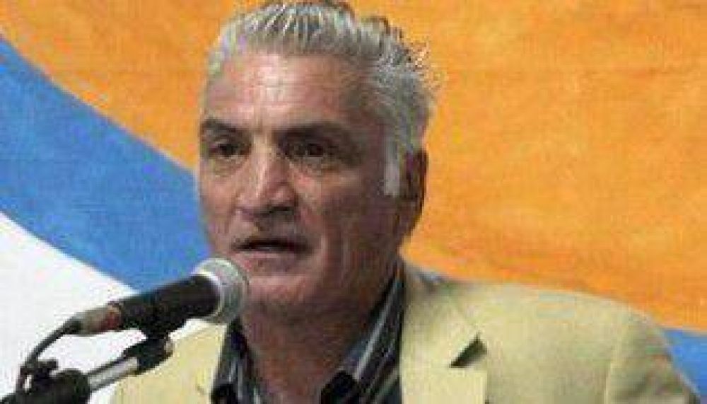 Cr�ticas al decreto de necesidad y urgencia firmado por Macri