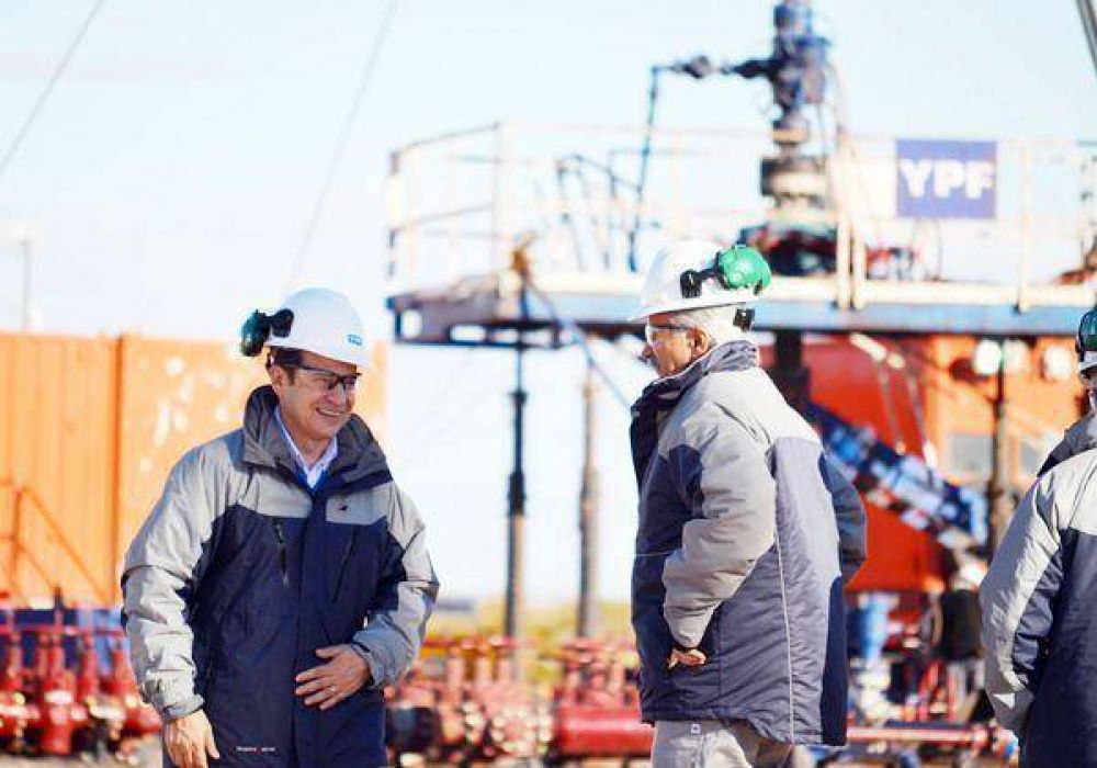 Hoy se firma el preacuerdo entre Chevron e YPF 