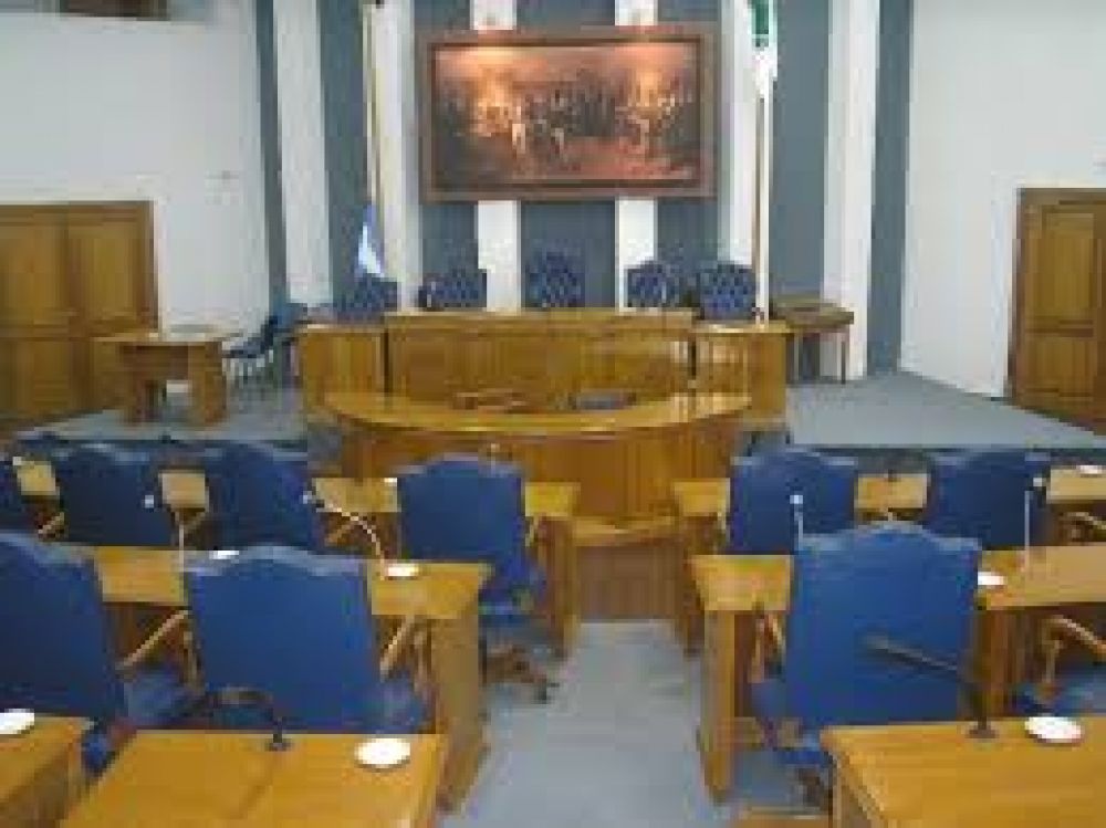 Diputados radicales piden informes por los pasantes echados