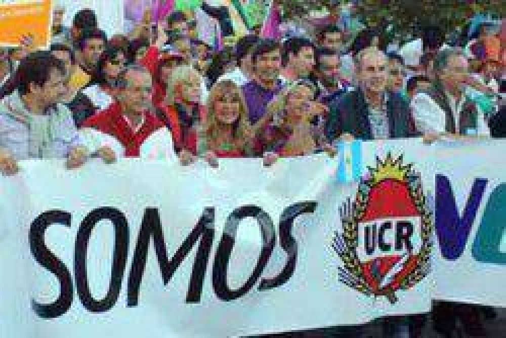 Nuevo Espacio: Entre el �arreglo� y las candidaturas para todos y todas