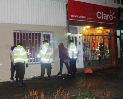 Tres menores demorados por golpear a comerciante y tratar de llevarse celulares