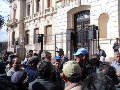 Ex trabajadores de Zapla marcharon nuevamente por cumplimiento de la ley de propiedad participada