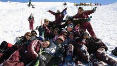Denuncian a docente de ofrecer viajes estudiantiles para una agencia ilegal