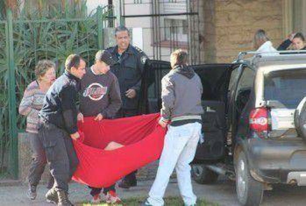 Necochea: Balean a un hombre y golpean a una mujer en robo