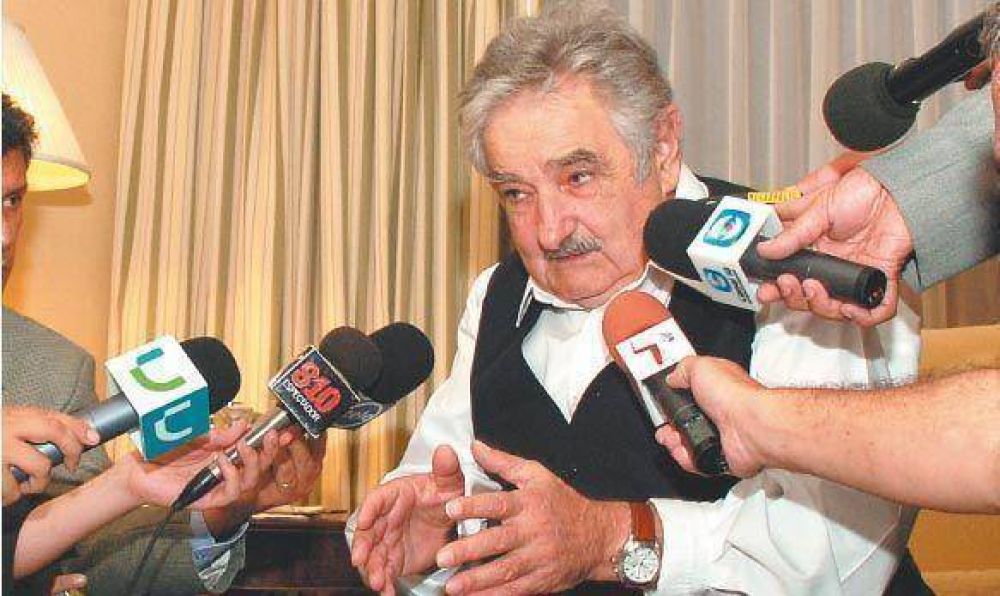 Mujica enviar� un proyecto de ley de medios al Congreso uruguayo