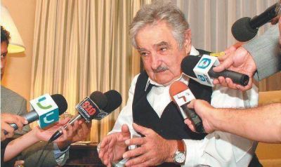 Mujica enviar� un proyecto de ley de medios al Congreso uruguayo