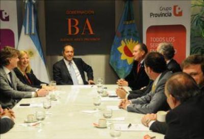 Scioli con intendentes por Provincia Leasing