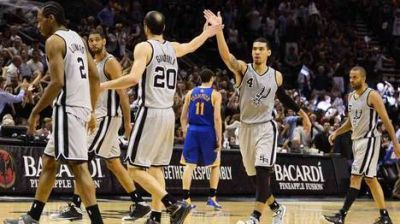 San Antonio dio otro paso en una serie dif�cil