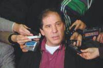 Por netbooks y lavado, piden informes a Macri