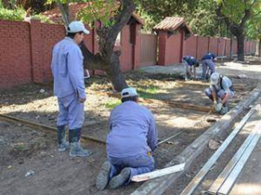El Municipio construye veredas en 210 cuadras de diferentes barrios