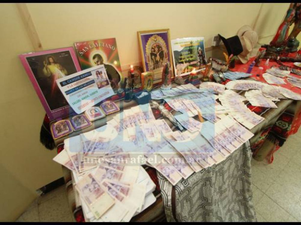 Allanaron el local de un tarotista en San Rafael y secuestraron $26.000