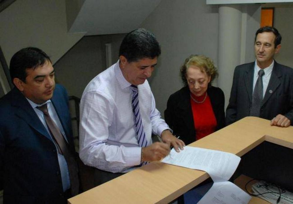Diputados de la Alianza piden intervenci�n al Defensor del Pueblo por fondos para comedores escolares