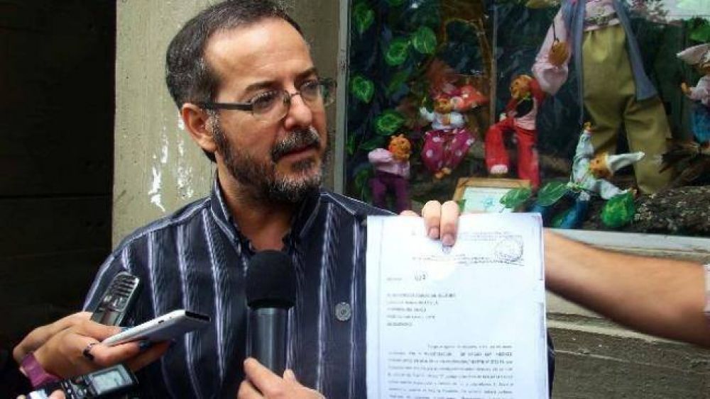"Soto tiene el sumario f�cil, pero s�lo cuando se trata de directoras, maestras y profesores", resalt� Carlos Mart�nez