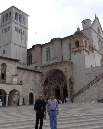 Capitanich visit� en Italia la Iglesia de Santa Rita de Casia