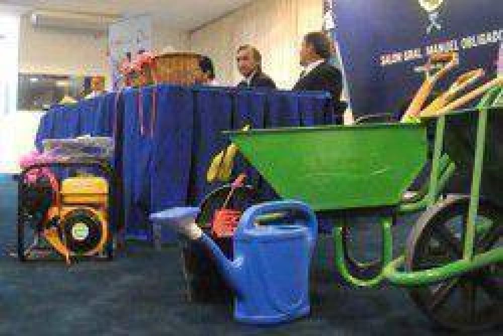 Educaci�n y Producci�n lanzaron el concurso de Huertas Escolares 2013