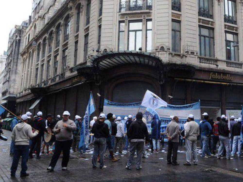 Los comercios de la ciudad no abrir�n durante los feriados patrios