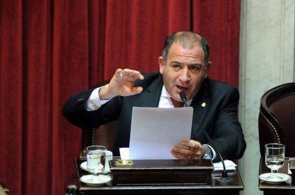 Luis Juez apunt� contra Binner y afirm� que "al FAP lo va a terminar conduciendo Pancho Dotto"