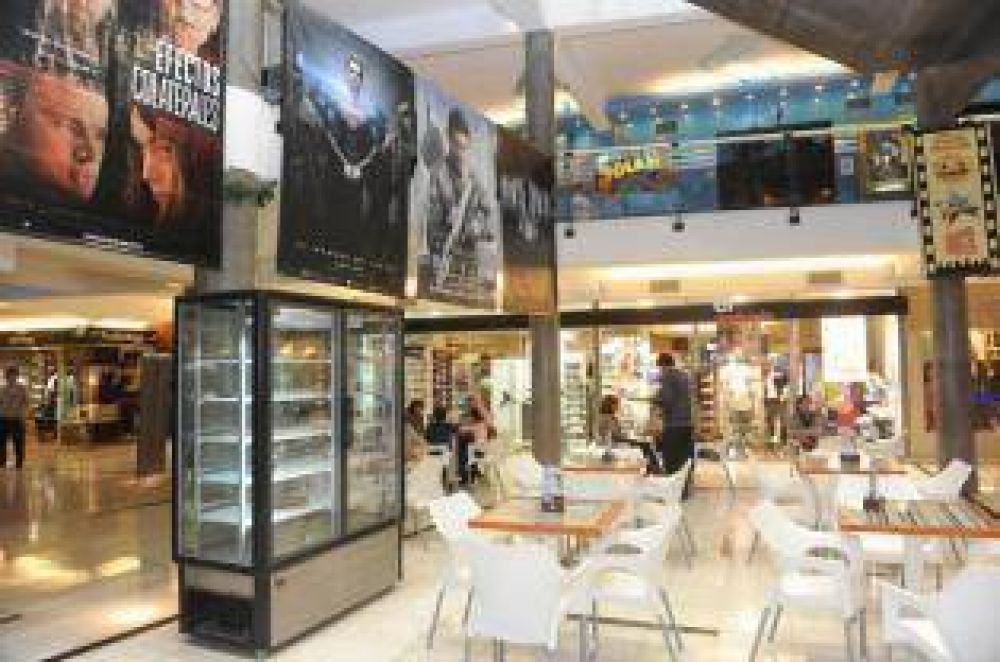 Dos falsos obreros robaron m�s de $ 150.000 en un shopping