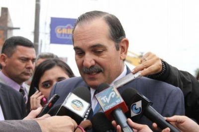 "En pol�tica no se gana con cr�ticas solamente, algo hay que hacer por la gente"