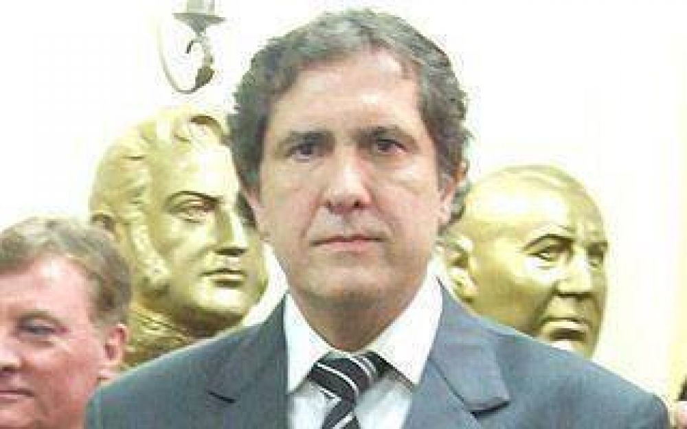 Pallares justific� la salida de funcionarios de su espacio del Municipio