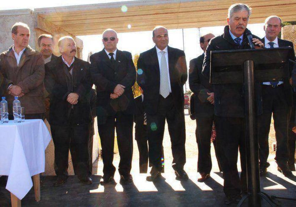 Inza junto a los ministros De Vido y Manzur en Coronel Su�rez