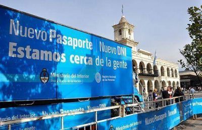 El cami�n f�brica del Registro Nacional de las Personas trabaja en Salta