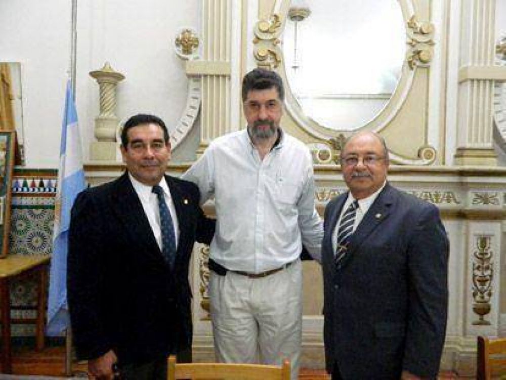 Ilustrativa disertacin sobre el saneamiento del Riachuelo en el Rotary Avellaneda