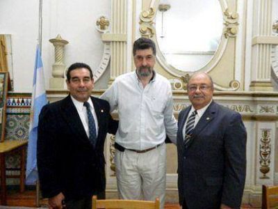 Ilustrativa disertaci�n sobre el saneamiento del Riachuelo en el Rotary Avellaneda