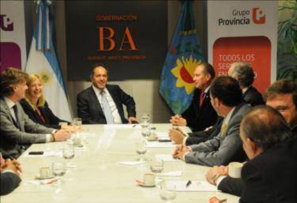 Scioli con intendentes por Provincia Leasing