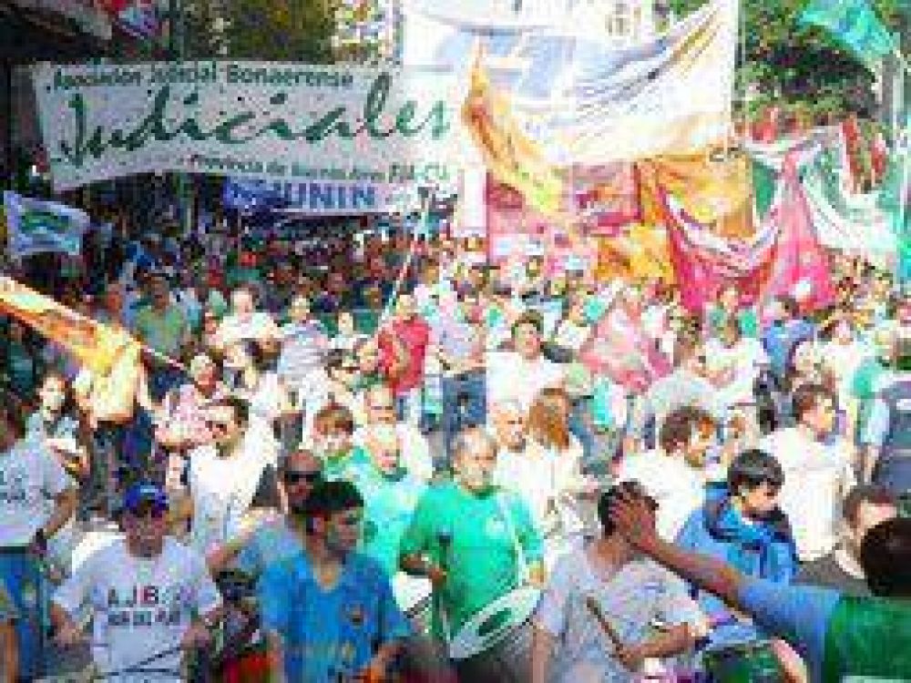 Judiciales de la AJB se suman al paro de Cicop