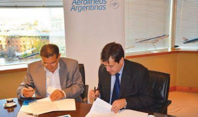 La Rioja firm� convenio con Aerol�neas Argentinas